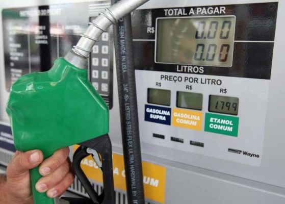 Procons de João Pessoa, da Paraíba e de Cabedelo autuam distribuidora de combustíveis
