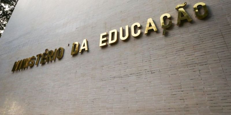 MEC diz “buscar soluções” sobre bloqueio orçamentário