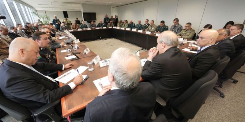 Presidente do TSE e comandantes da PM discutem ações nas eleições
