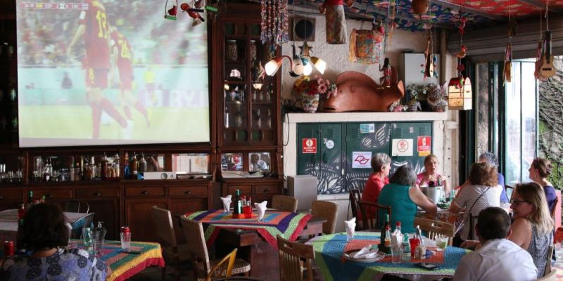 Movimento em bares e restaurantes deve crescer 30% na Copa