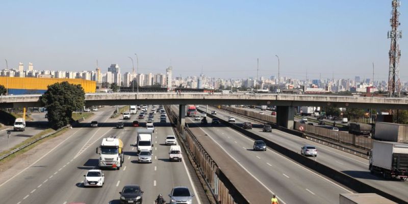 Auxílios Caminhoneiro e Taxista serão pagos hoje