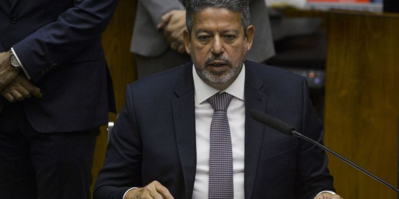 Presidente da Câmara defende uso do orçamento secreto