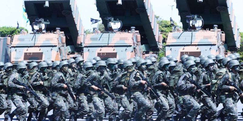 Decretos oficializam troca de comando no Exército
