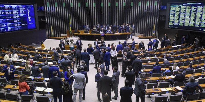 Câmara começa a análise de PEC da Transição    