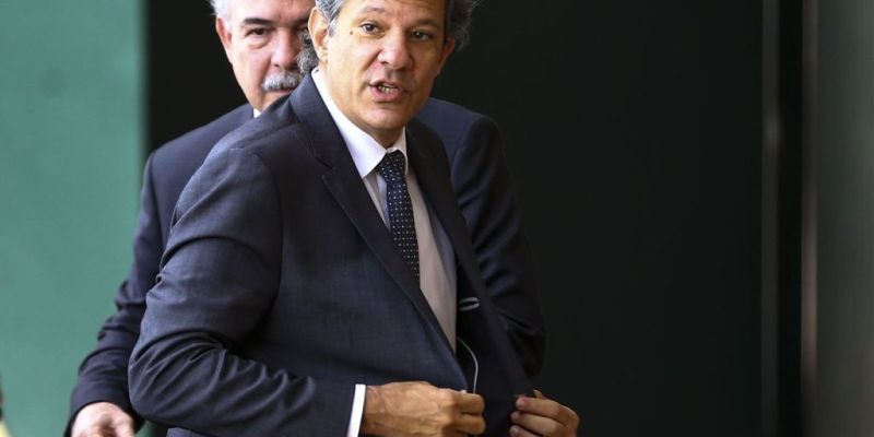 Marco fiscal e reforma tributária serão prioridades, diz Haddad