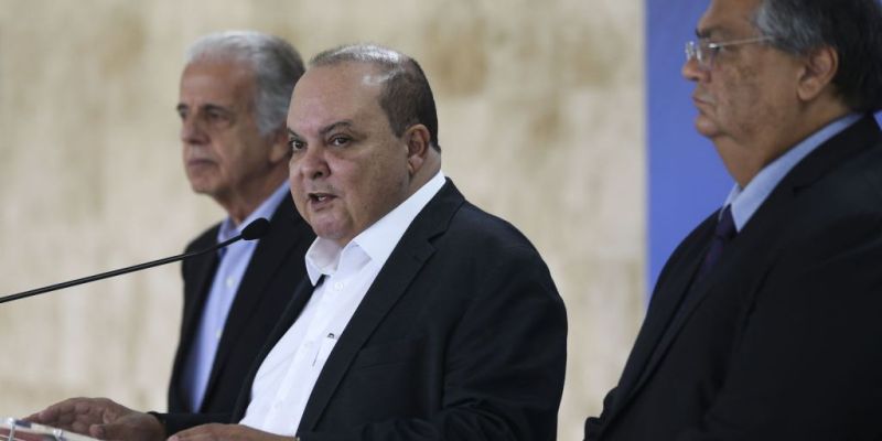 Segundo suspeito de atentado com bomba fugiu do DF, diz governador