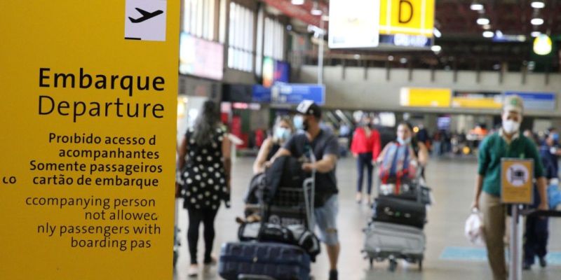 Greve dos aeronautas segue pelo 4º dia com voos atrasados