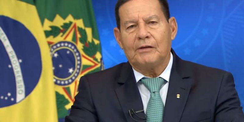 Mourão: Brasil muda de governo a partir de janeiro, mas não de regime