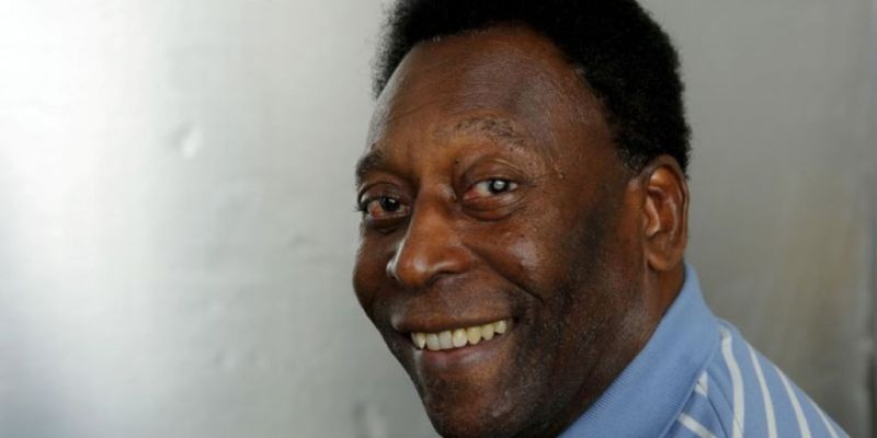 Pelé tem progressão de doença oncológica, informa boletim médico