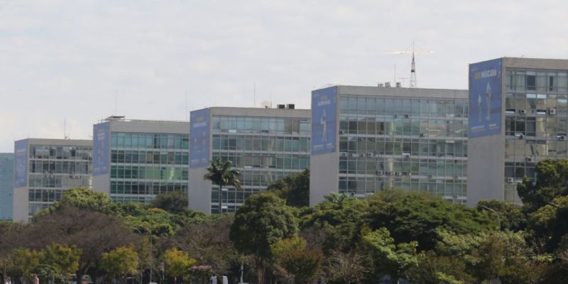 Lula anuncia mais 16 ministros da futura gestão