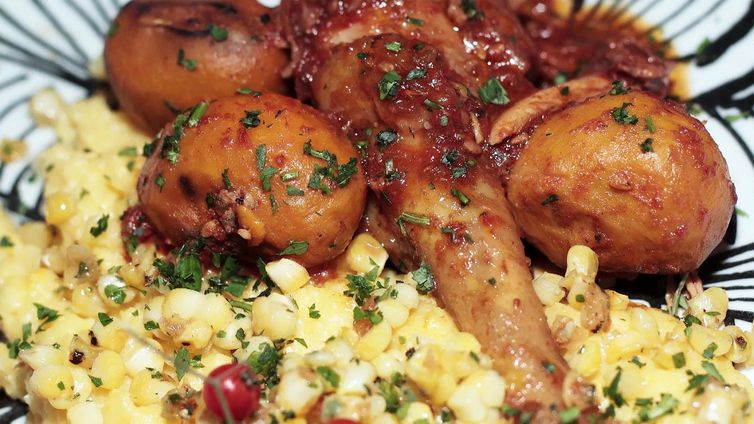 Prato de frango com pequi