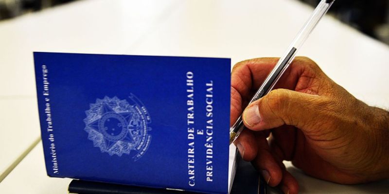 IBGE: desemprego recua para 8,1% no trimestre encerrado em novembro