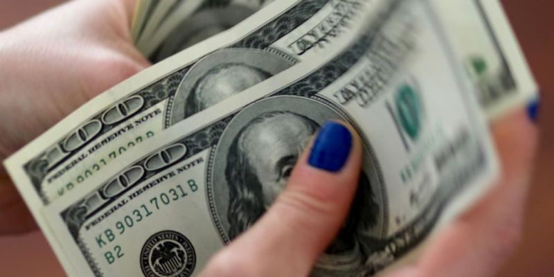 Dólar tem pequena alta no dia seguinte a ato terrorista