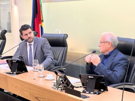 Wilson Filho lê pareceres pela aprovação das contas de João e Ricardo na Comissão de Orçamento: acompanhe