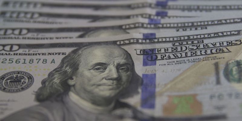 Dólar cai para R$ 5,10 e fecha no menor valor desde novembro
