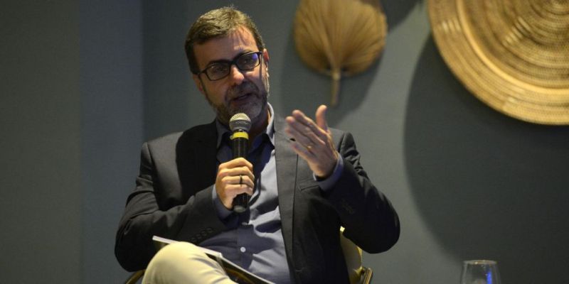 Freixo busca parcerias para incrementar promoção do Brasil no exterior