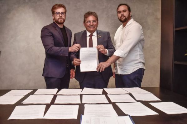 Sem concorrentes, Galdino registra candidatura à Presidência da ALPB