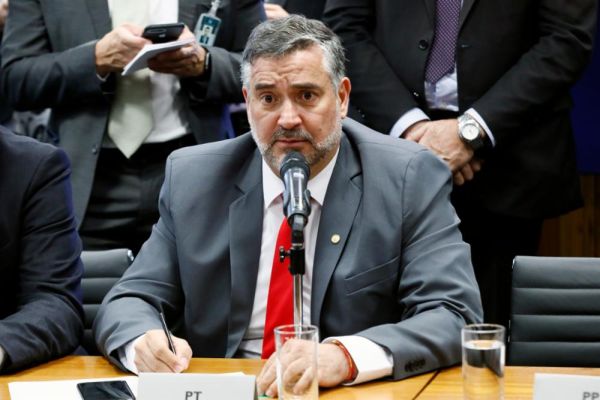 Eventual conivência de militares na proteção ao Planalto será apurada, diz ministro