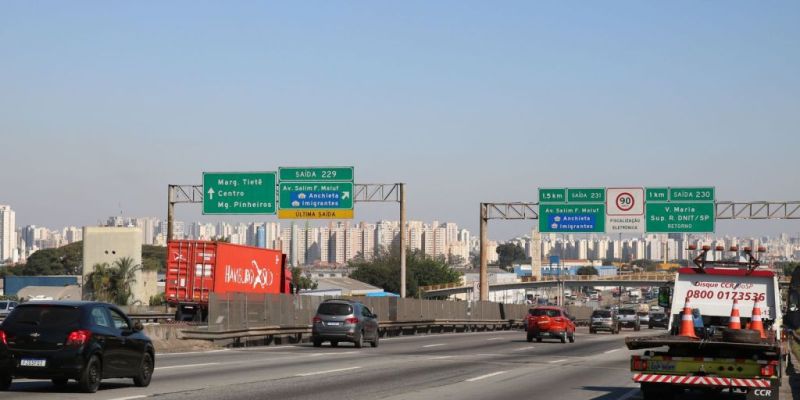 Aniversário de São Paulo movimenta rodovias para interior e litoral