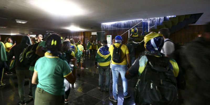 AGU criará força-tarefa para cobrar indenizações por danos em Brasília