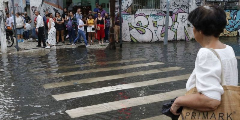 Rio de Janeiro deve ter segundo dia de pancadas de chuva