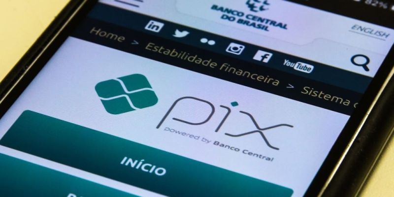 Aneel obriga distribuidoras a oferecer Pix para pagar contas de luz