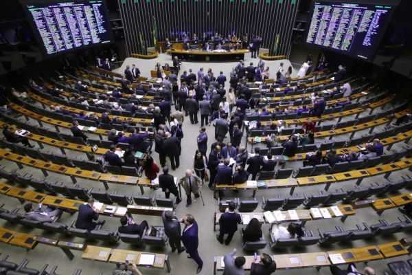 Exclusivo: os partidos mais fiéis a Bolsonaro na Câmara