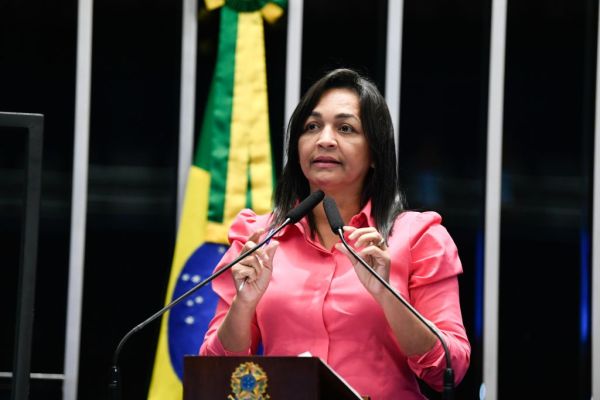 Eliziane Gama critica Chico Rodrigues por ida à terra Yanomami sem autorização: “Má fé”