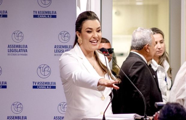Camila: o parlamento tem uma mulher de coragem para lutar por quem não tem voz