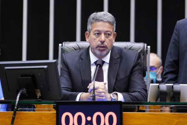 Lira vai enquadrar deputados por discursos com ofensas e ameaças