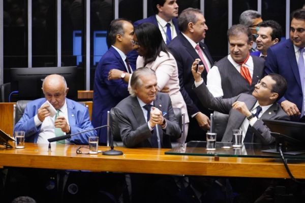 Confira quem são os novos integrantes da Mesa Diretora na Câmara