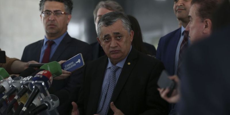 Reforma tributária pode ser votada até final do ano, diz Guimarães