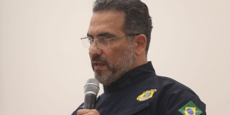 Antônio Fernando Oliveira toma posse como diretor-geral da PRF