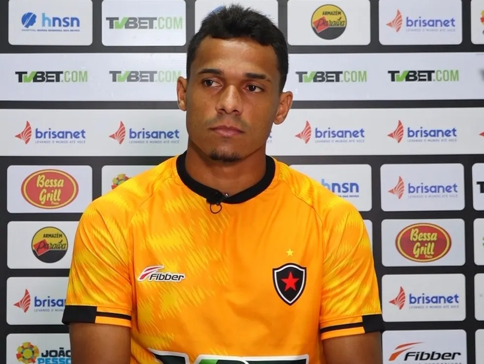 Mateus Anderson quer Botafogo-PB mais entrosado e projeta partida contra o São Paulo Crystal