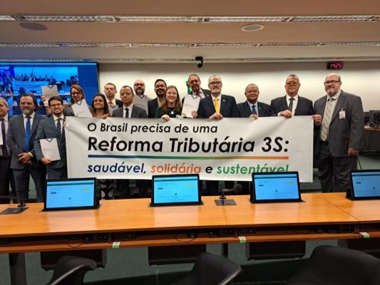 Organizações da sociedade entregam manifesto por “reforma tributária 3S”: saudável, solidária e sustentável