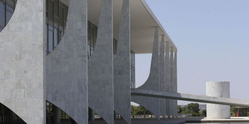 Decreto institui cotas raciais em 30% dos cargos de confiança
