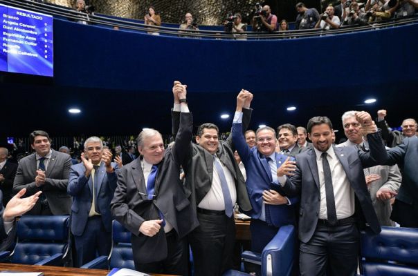 Depois de manter ministro, Alcolumbre reelege-se presidente da CCJ. Veja demais comissões