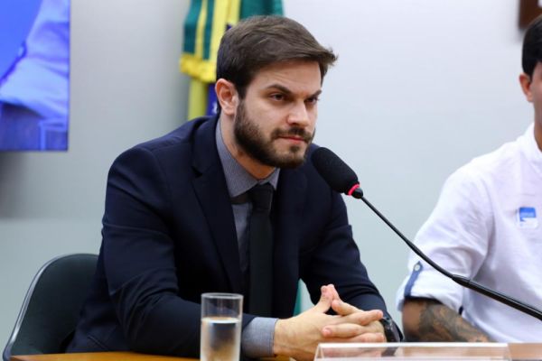 Felipe Becari propõe expropriação de propriedades com trabalho escravo