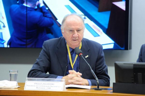 Em afago a prefeitos, CCJ vai votar renegociação a municípios