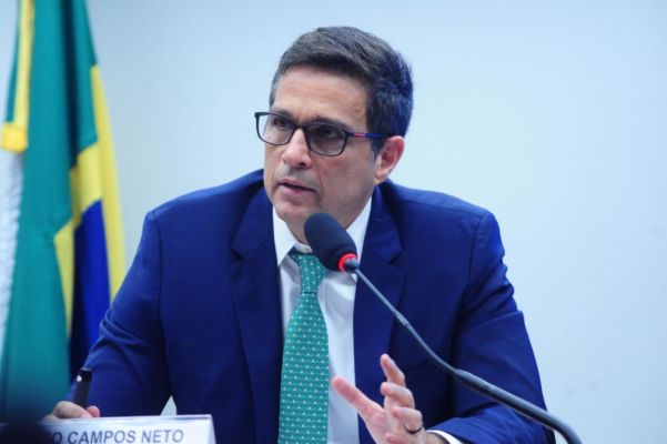 Senado deve aprovar nesta terça convite para Campos Neto explicar juros altos