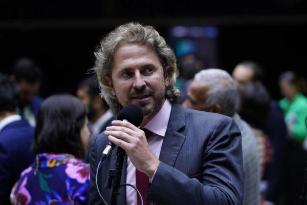 PT vai tentar tirar relatoria do arcabouço fiscal do PP