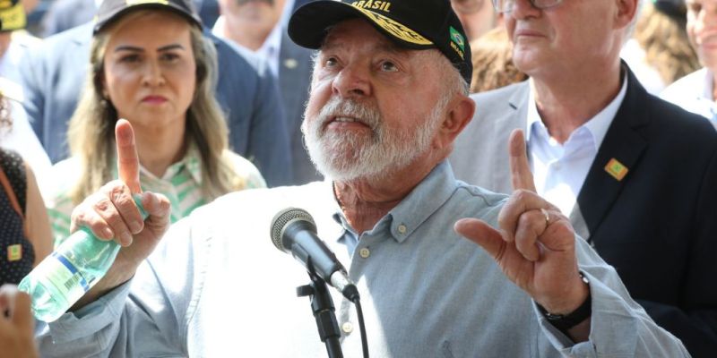 Lula demonstra, mais uma vez, insatisfação com juros altos