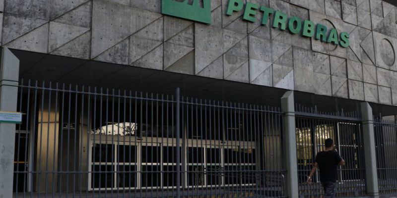 Governo pede suspensão da venda de ativos da Petrobras por 90 dias