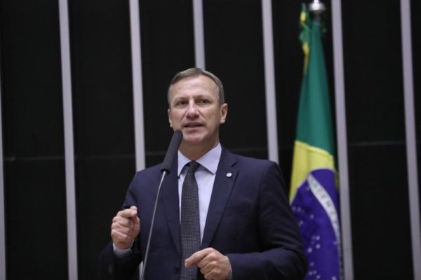 Novo presidente da Comissão de Segurança promete prioridade à bancada da bala