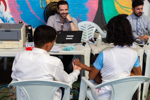 Detentos recebem atendimento do projeto Justiça Itinerante no Rio de Janeiro