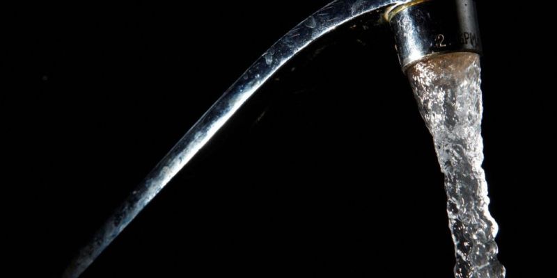 Técnicos avaliam qualidade da água de rio que abastece Belo Horizonte
