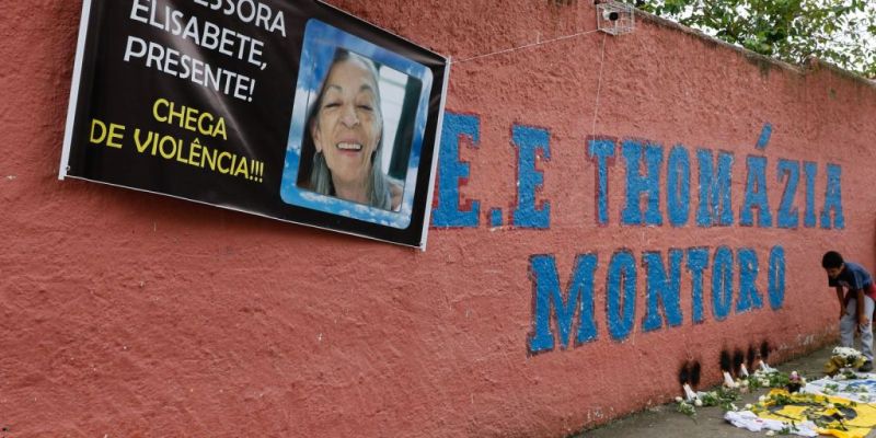 Estação do metrô recebe nome de professora morta em ataque