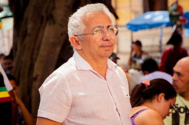 Escritor Marcus Alves lança ‘O Menino e a Sineta e outros contos’