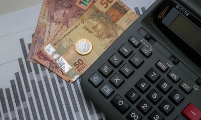 Manutenção do teto de gastos é inviável, alerta nota técnica da Câmara