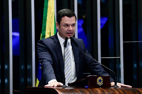 Anderson Torres entrega senhas erradas à PF